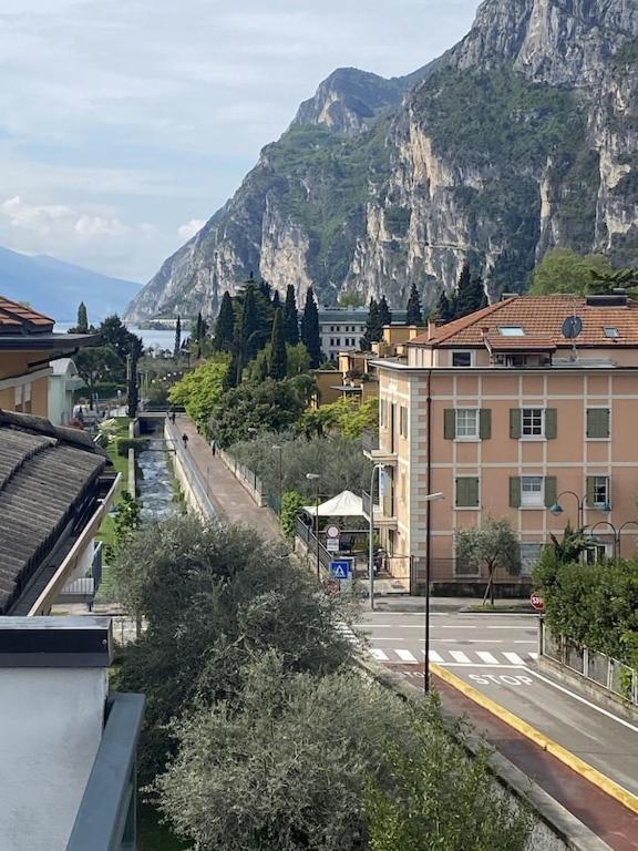 Casa Filippo Riva Large Lake & Mountain Apartment