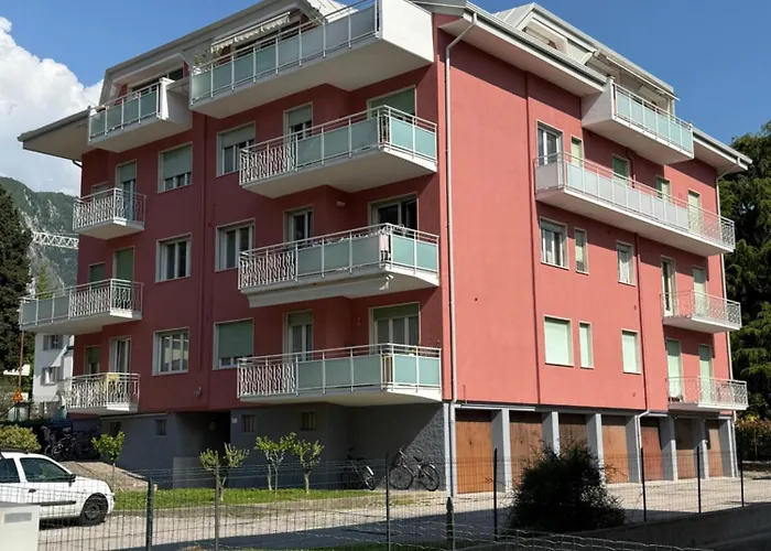 Casa Filippo Large 3 Room Apartment, Close To The Beach, Free Wifi Internet